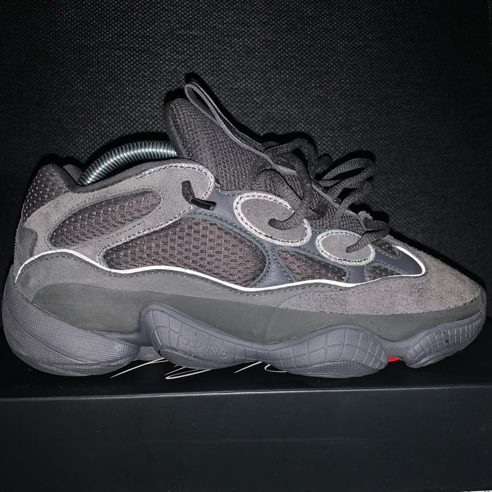 Yeezy 500 utility black men’s size 7.5